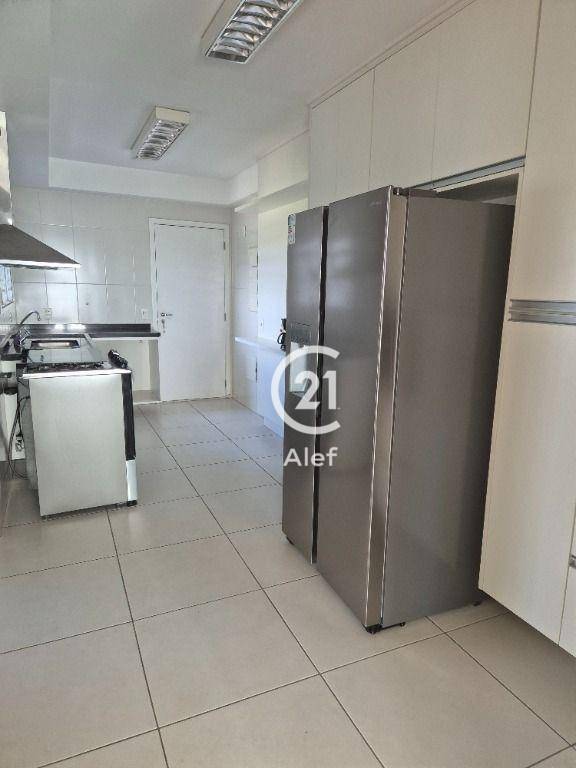 Apartamento à venda com 3 quartos, 241m² - Foto 46