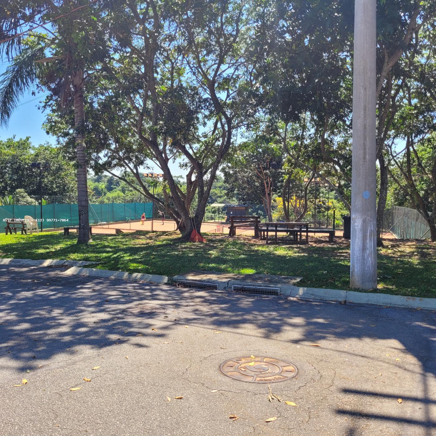 Casa de Condomínio para alugar com 3 quartos, 350m² - Foto 33