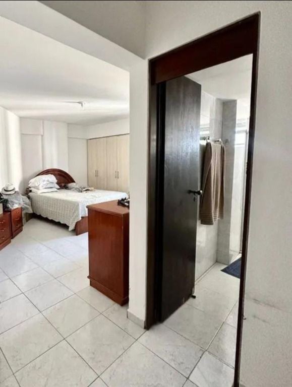 Apartamento à venda com 4 quartos, 195m² - Foto 11