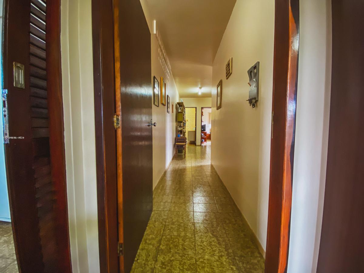 Casa à venda com 3 quartos, 259m² - Foto 12