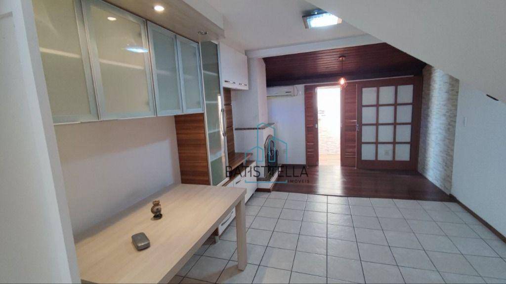 Sobrado à venda com 3 quartos, 100m² - Foto 6