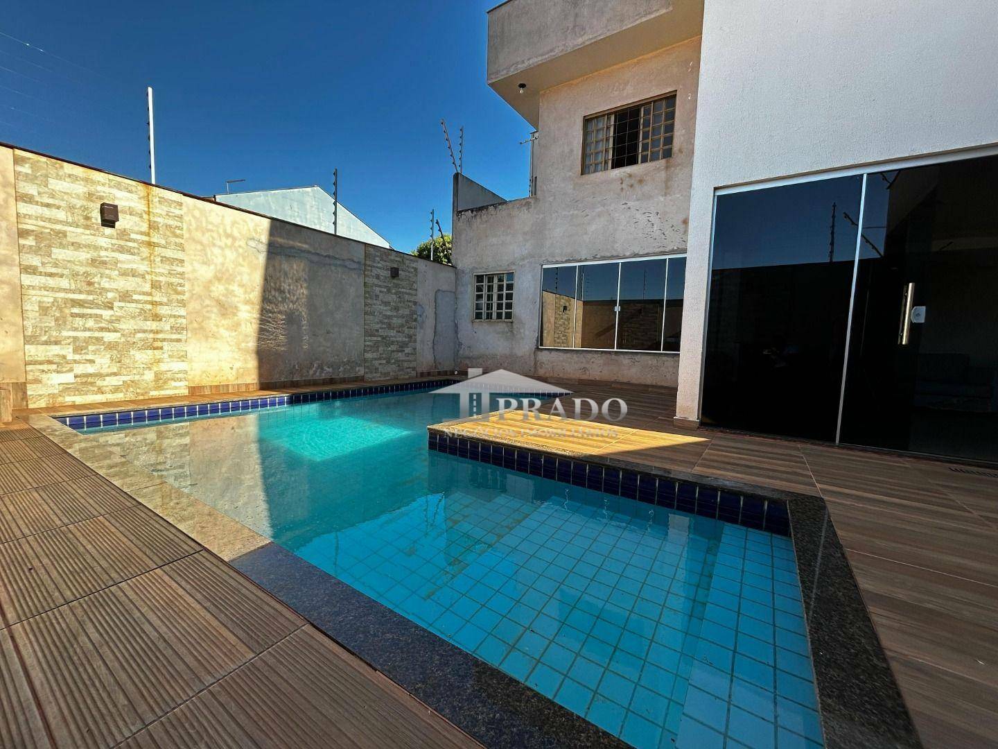 Casa à venda com 3 quartos, 214m² - Foto 7