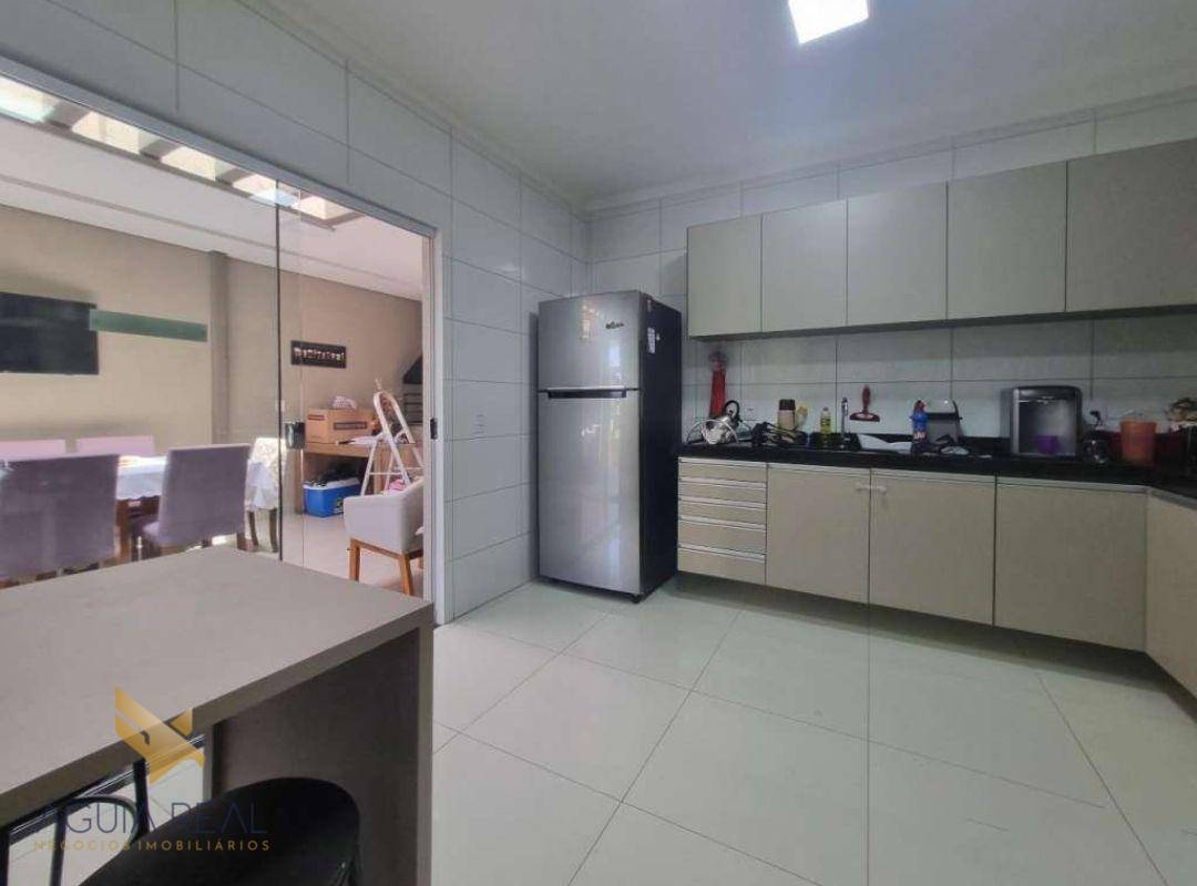 Casa à venda com 3 quartos, 130m² - Foto 9