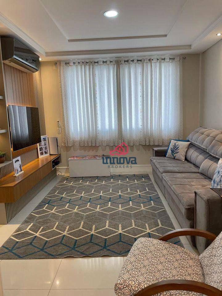 Sobrado à venda com 3 quartos, 220m² - Foto 1