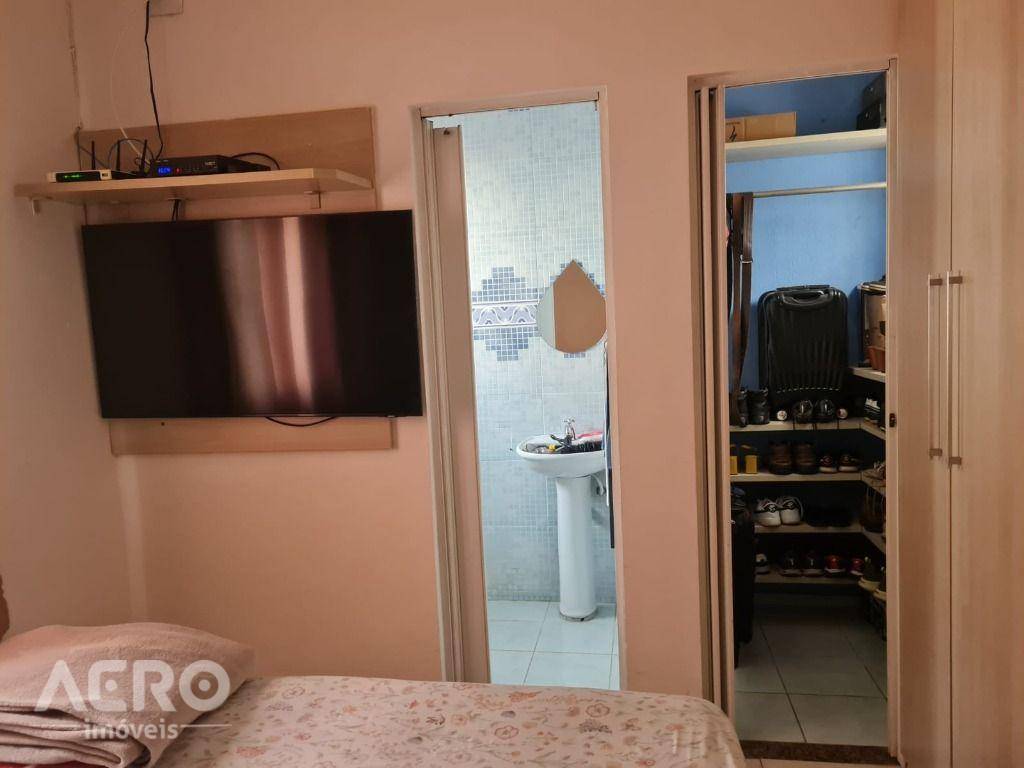 Casa à venda com 3 quartos, 170m² - Foto 12