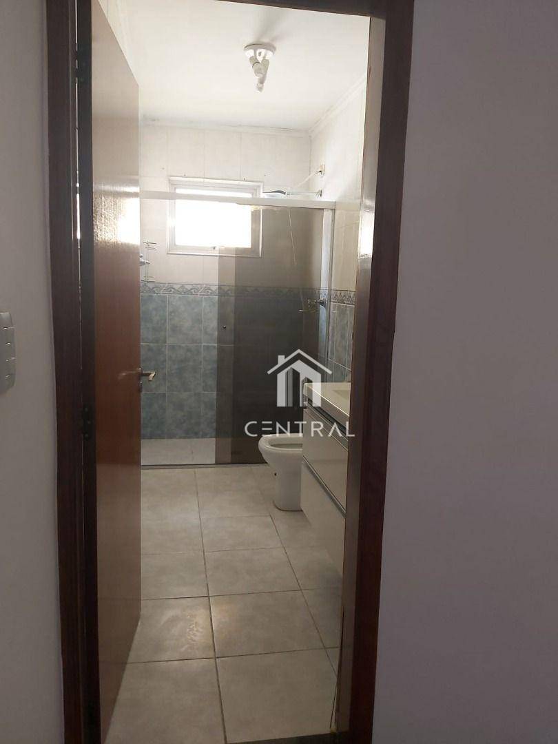 Sobrado para alugar com 3 quartos, 263m² - Foto 6