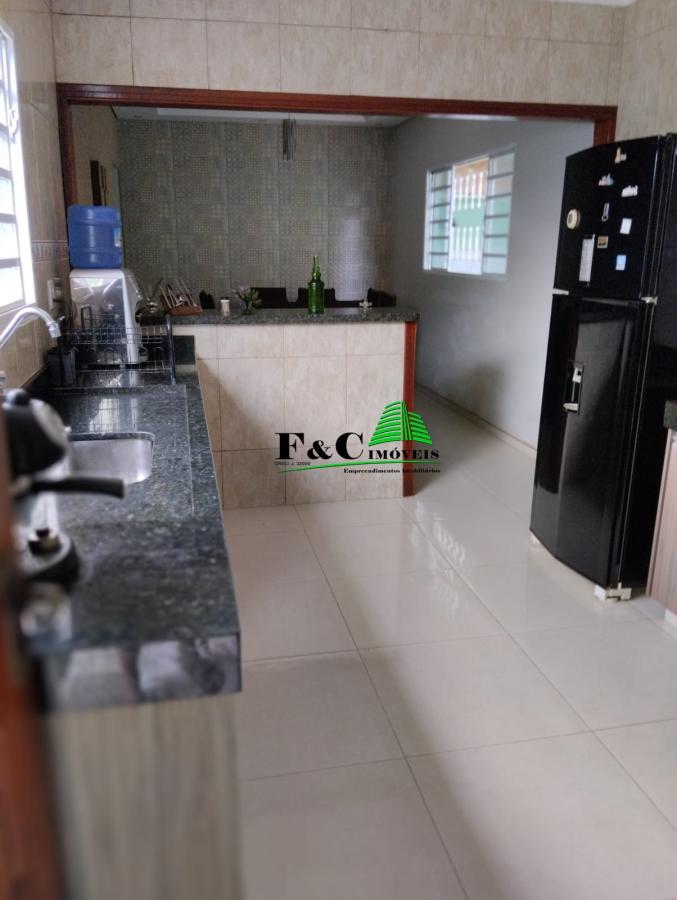 Casa à venda com 3 quartos, 220m² - Foto 15