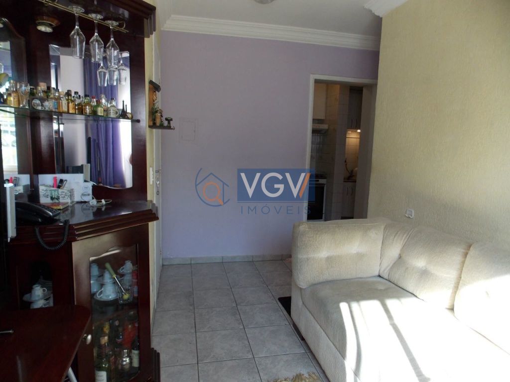 Apartamento à venda com 2 quartos, 42m² - Foto 2