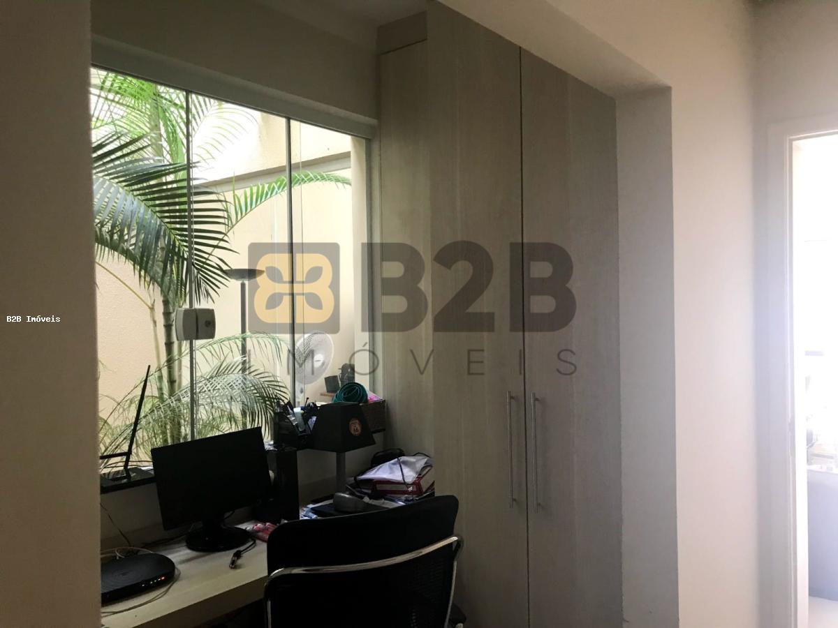 Casa de Condomínio à venda com 3 quartos, 204m² - Foto 33