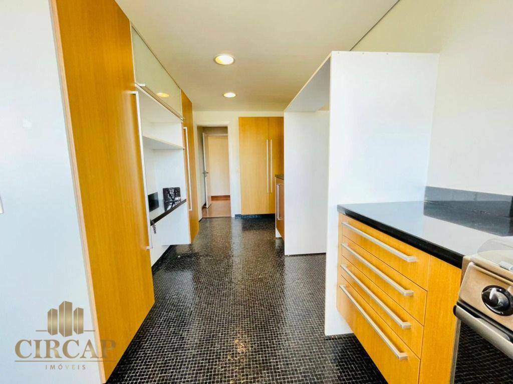 Apartamento à venda e aluguel com 3 quartos, 215m² - Foto 25