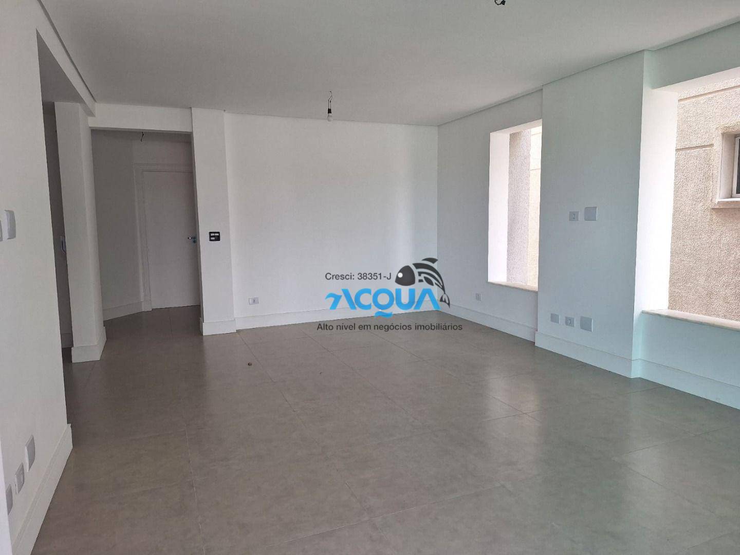 Apartamento à venda com 3 quartos, 117m² - Foto 2