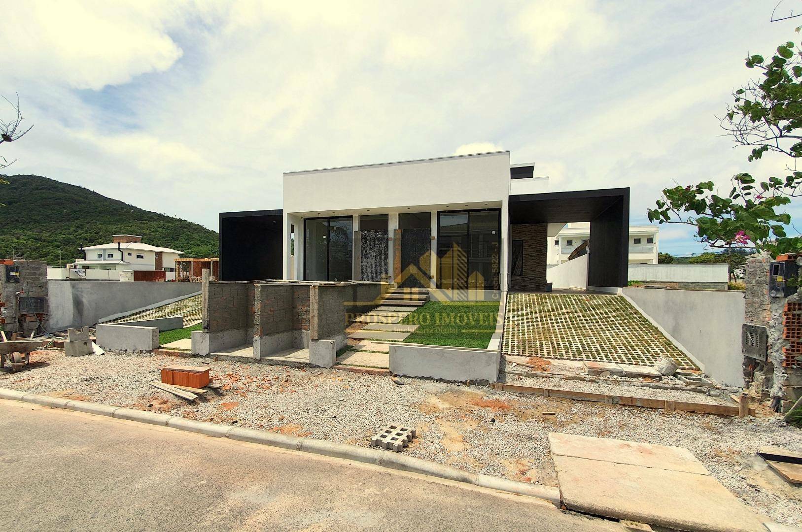 Casa à venda com 3 quartos, 130m² - Foto 2