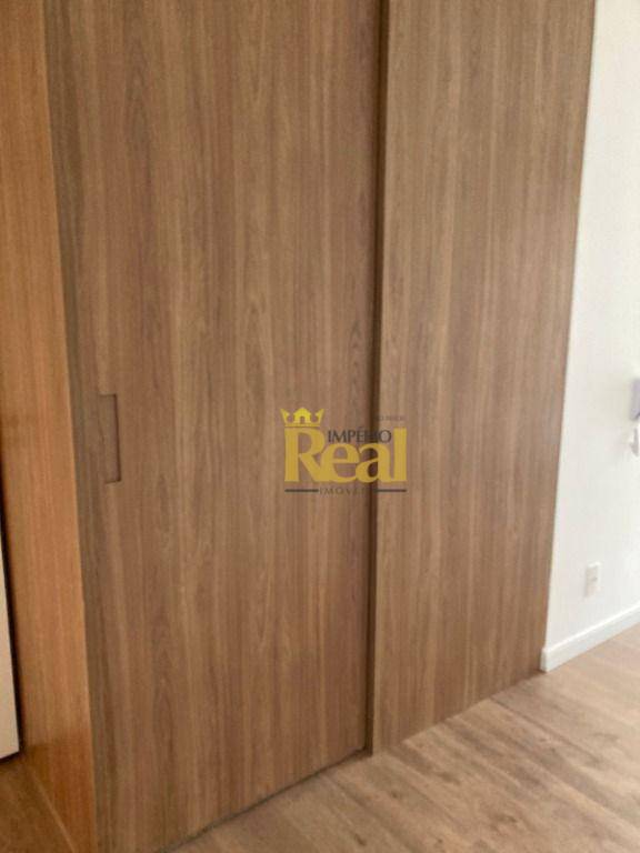 Apartamento à venda com 3 quartos, 141m² - Foto 2