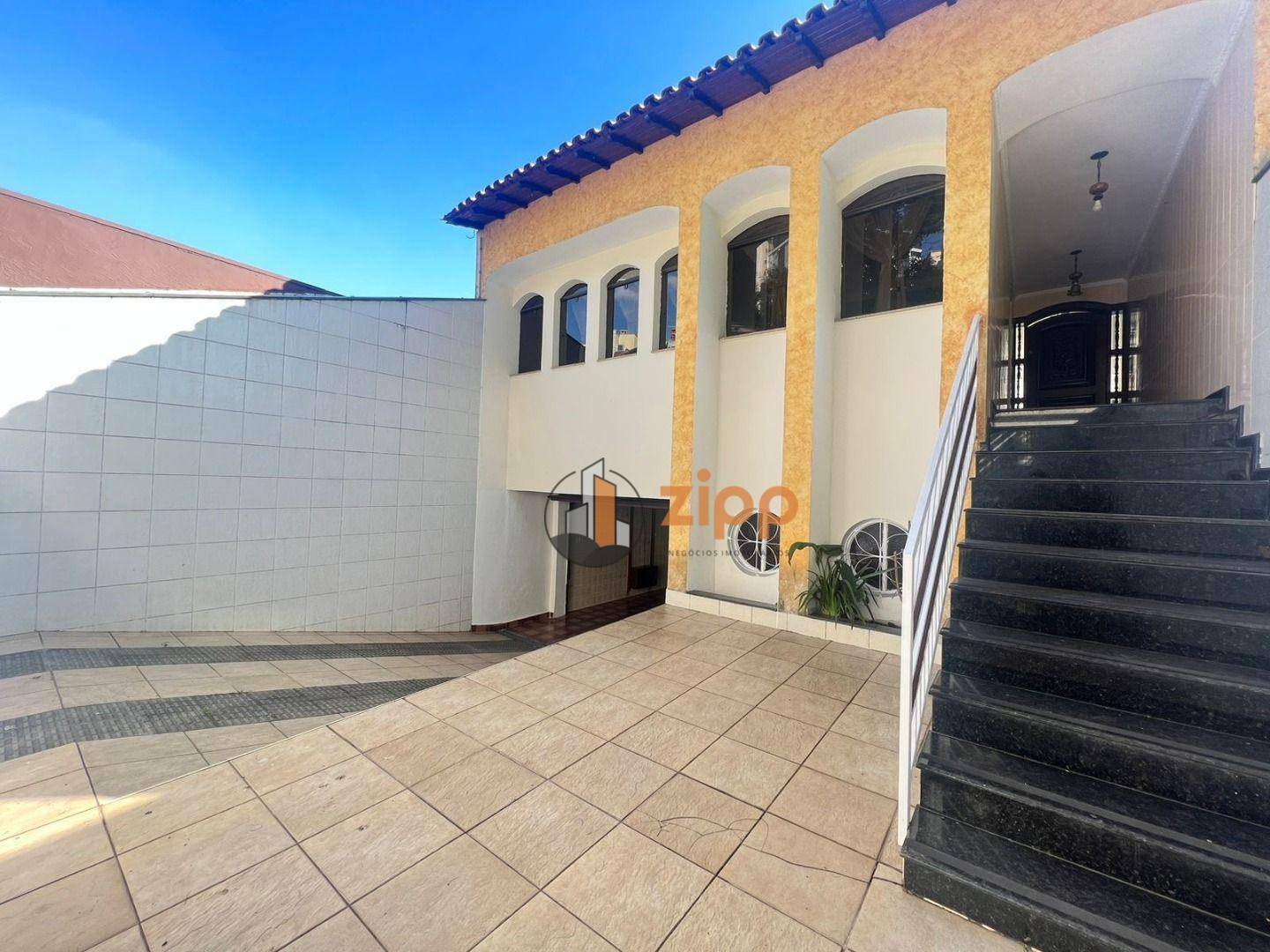 Sobrado à venda com 6 quartos, 300m² - Foto 3