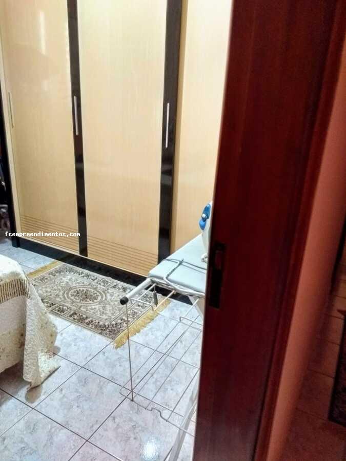 Casa à venda com 2 quartos, 154m² - Foto 4