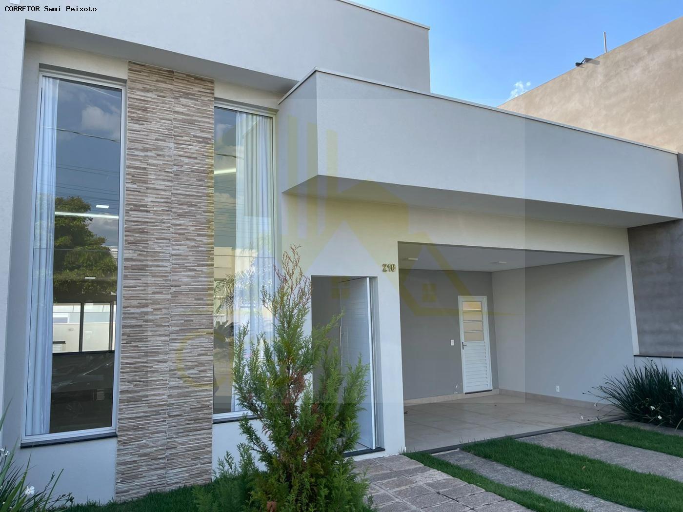 Casa à venda com 3 quartos, 250m² - Foto 1