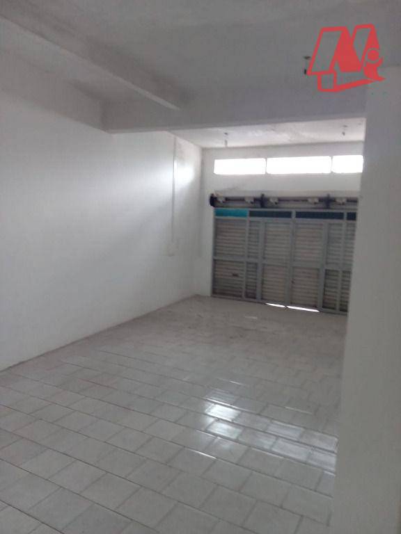 Casa à venda com 6 quartos, 200m² - Foto 18