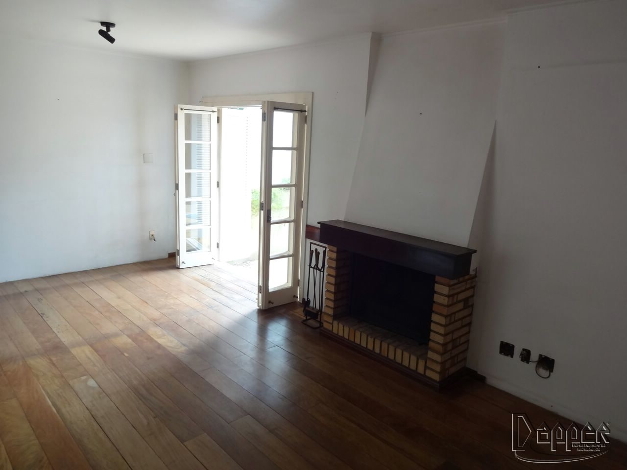 Casa à venda com 3 quartos, 248m² - Foto 4