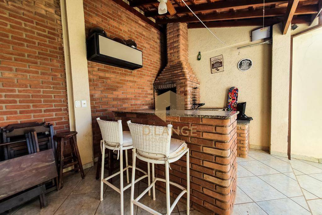 Casa à venda com 3 quartos, 200m² - Foto 3