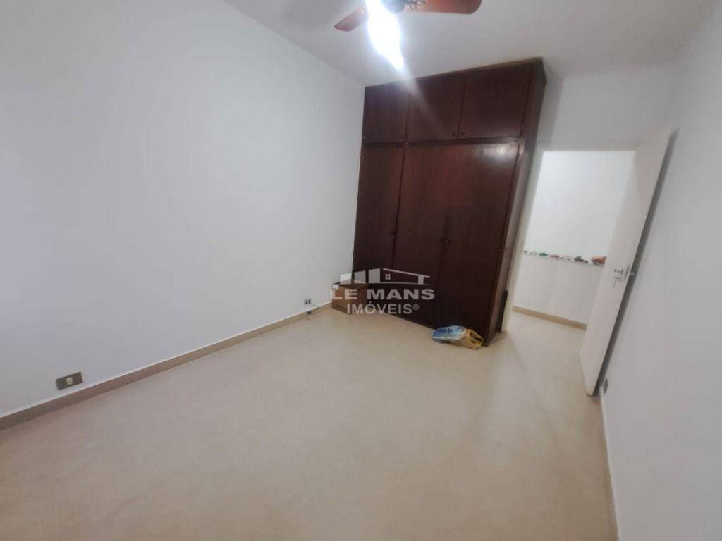 Casa para alugar com 3 quartos, 202m² - Foto 17