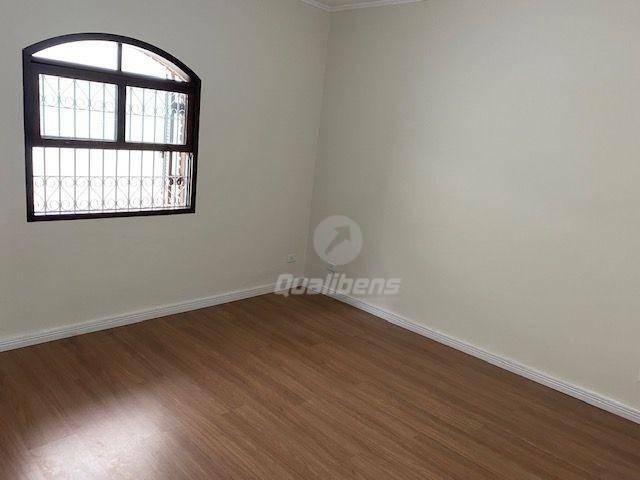 Casa para alugar com 3 quartos, 200m² - Foto 5