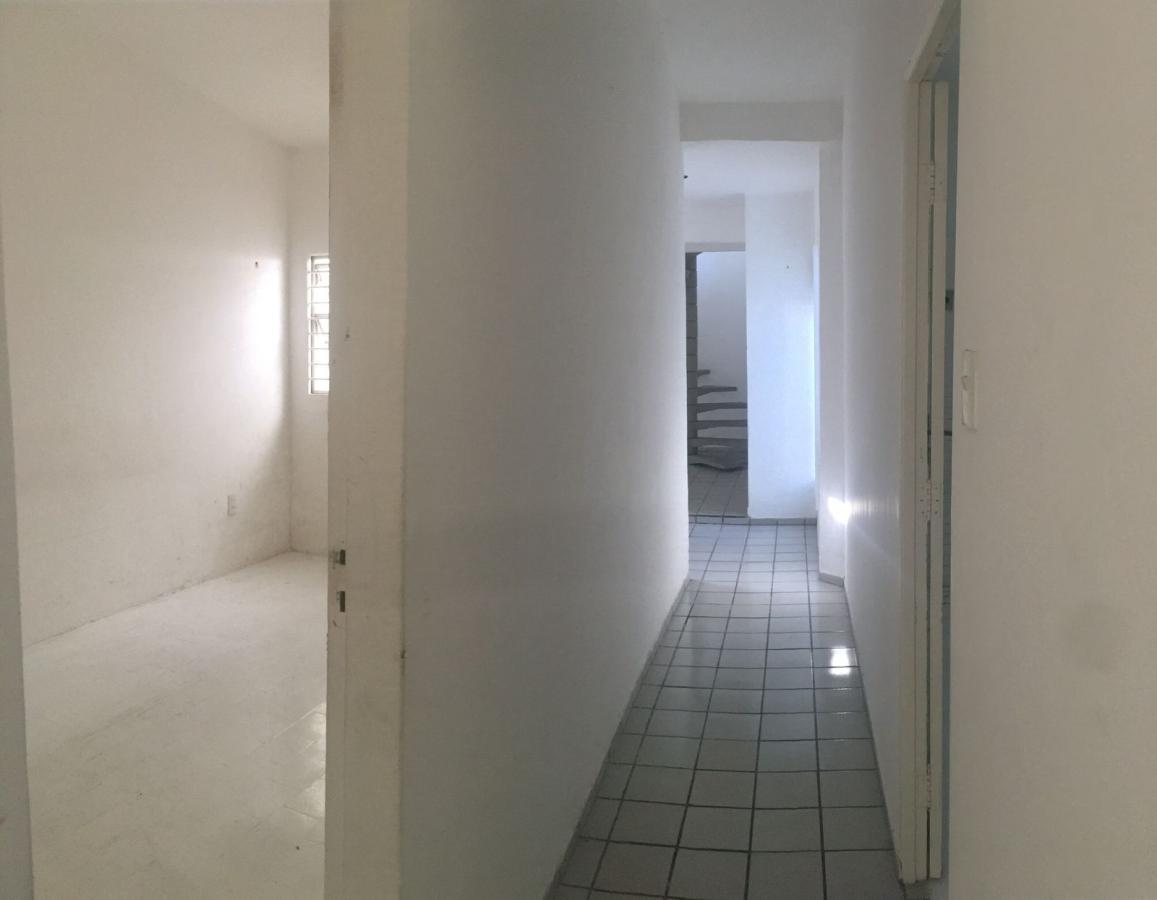 Casa à venda com 3 quartos, 165m² - Foto 4