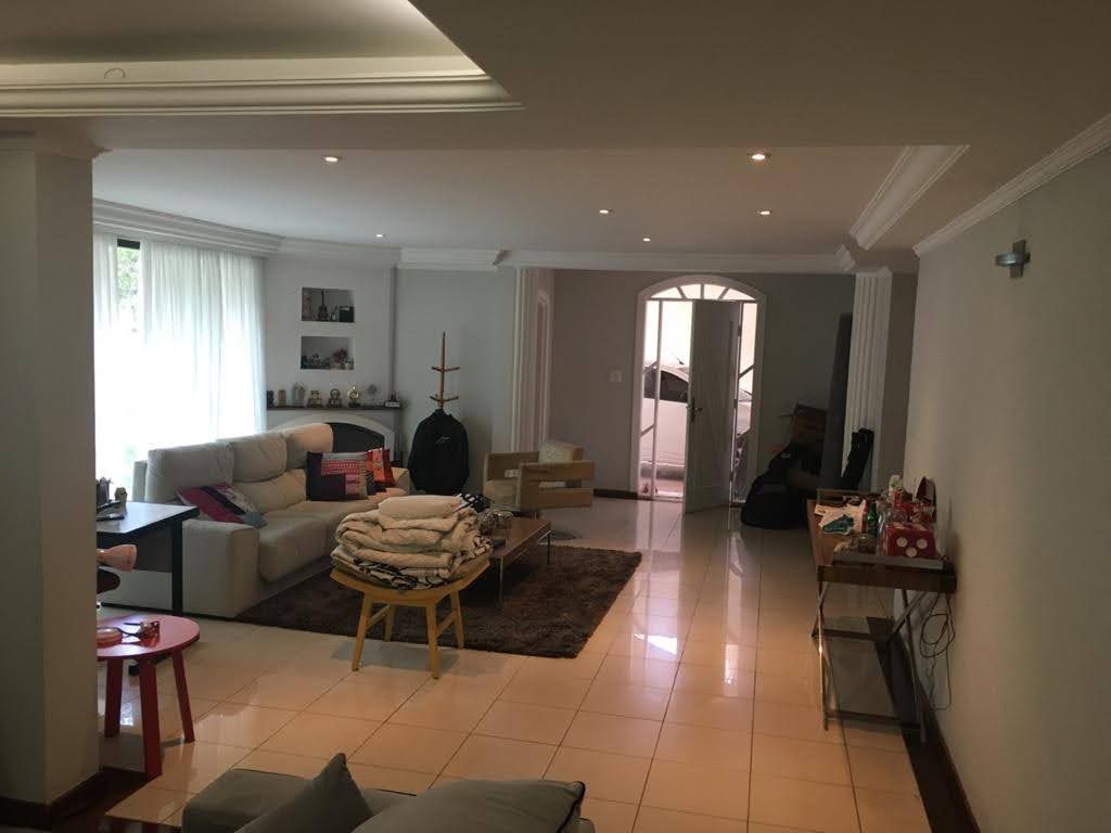 Casa de Condomínio à venda com 3 quartos, 350m² - Foto 3