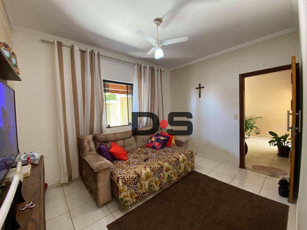 Casa à venda com 2 quartos, 120m² - Foto 2