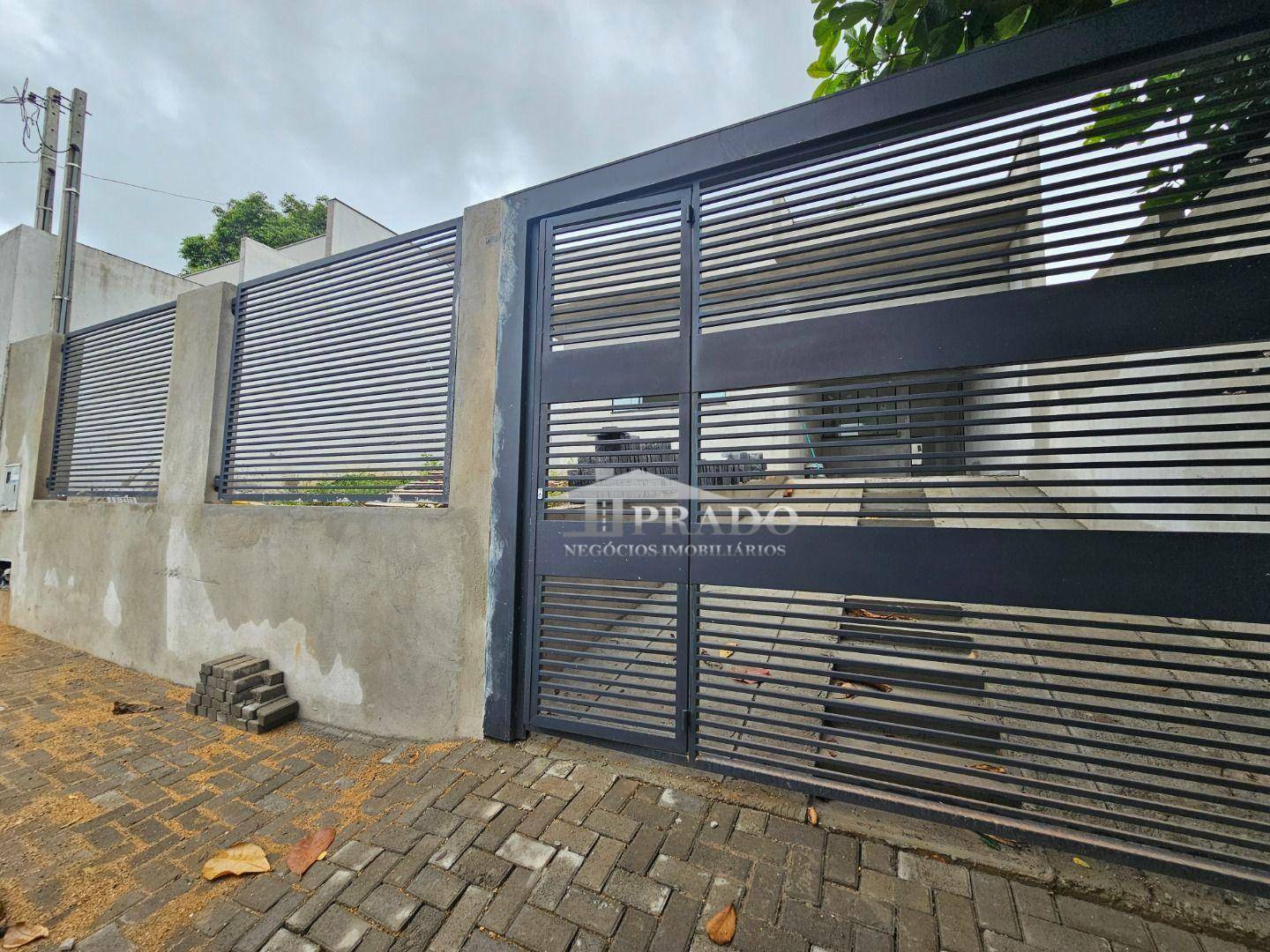 Casa à venda com 3 quartos, 80m² - Foto 1