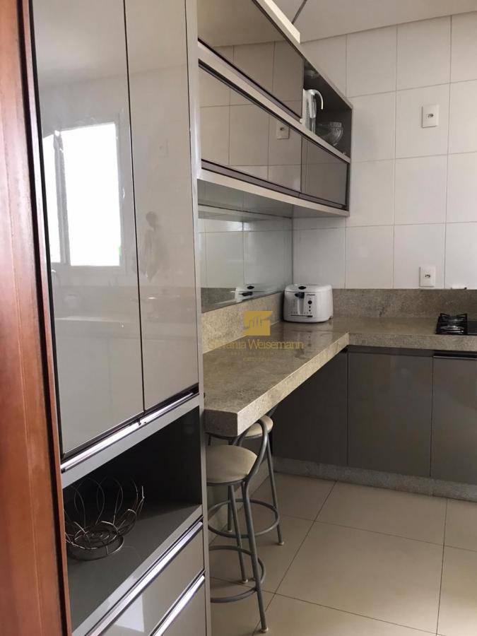 Apartamento à venda com 3 quartos, 134m² - Foto 8