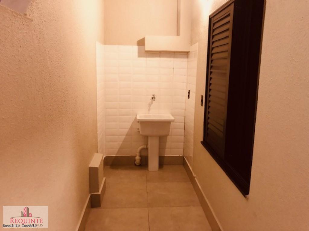 Apartamento para alugar com 1 quarto, 40m² - Foto 11