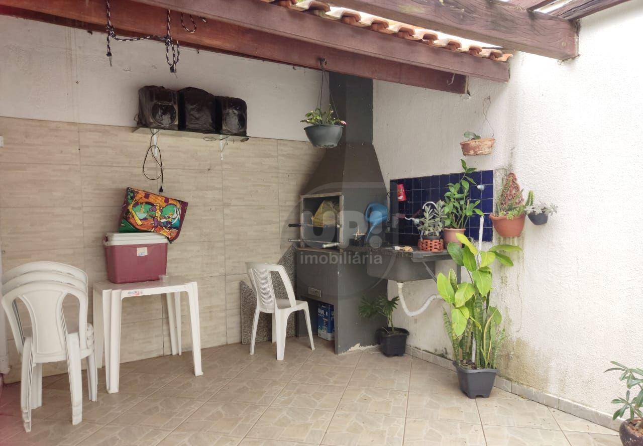 Casa à venda com 3 quartos, 100m² - Foto 17