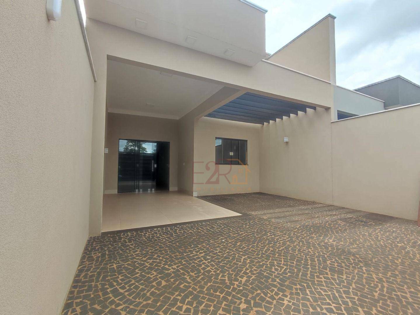 Casa à venda com 3 quartos, 127m² - Foto 1