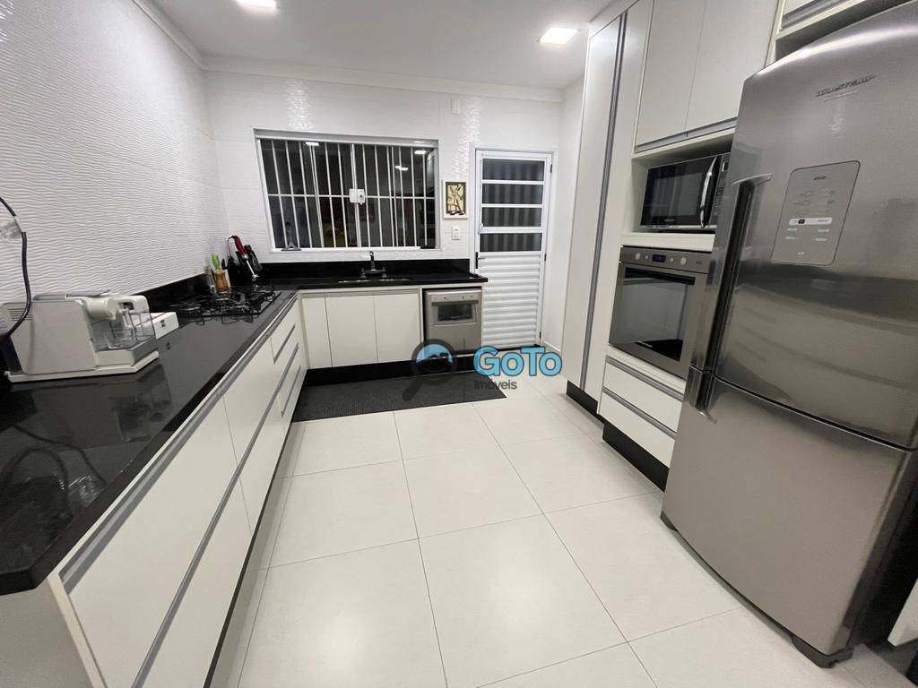 Sobrado à venda com 3 quartos, 158m² - Foto 4