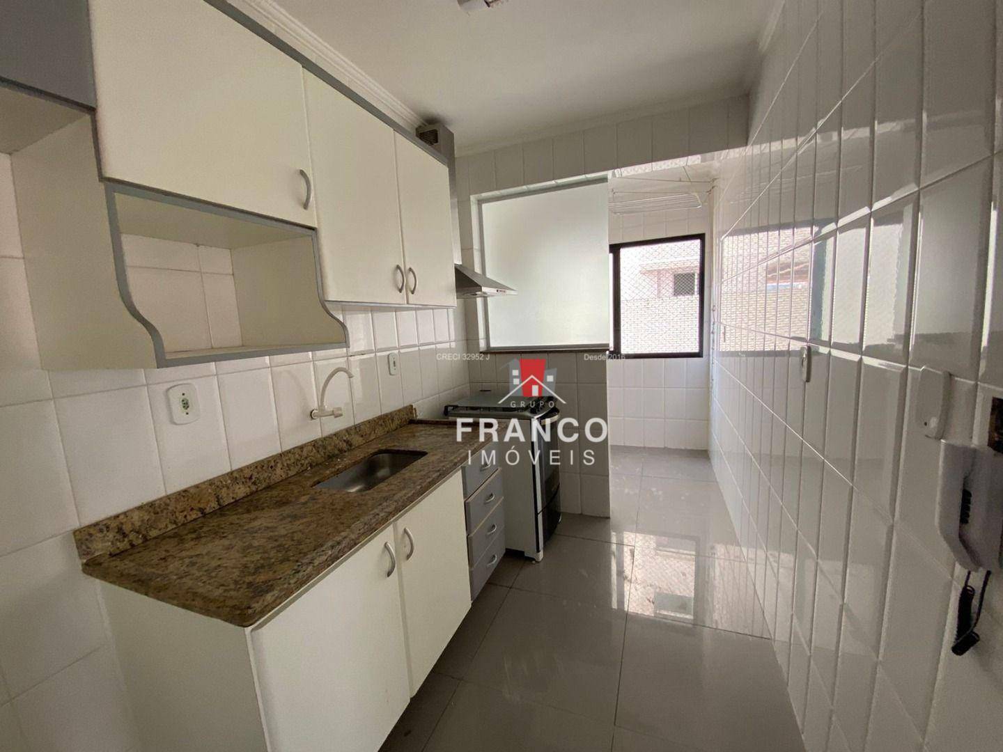 Apartamento à venda com 2 quartos, 75m² - Foto 12