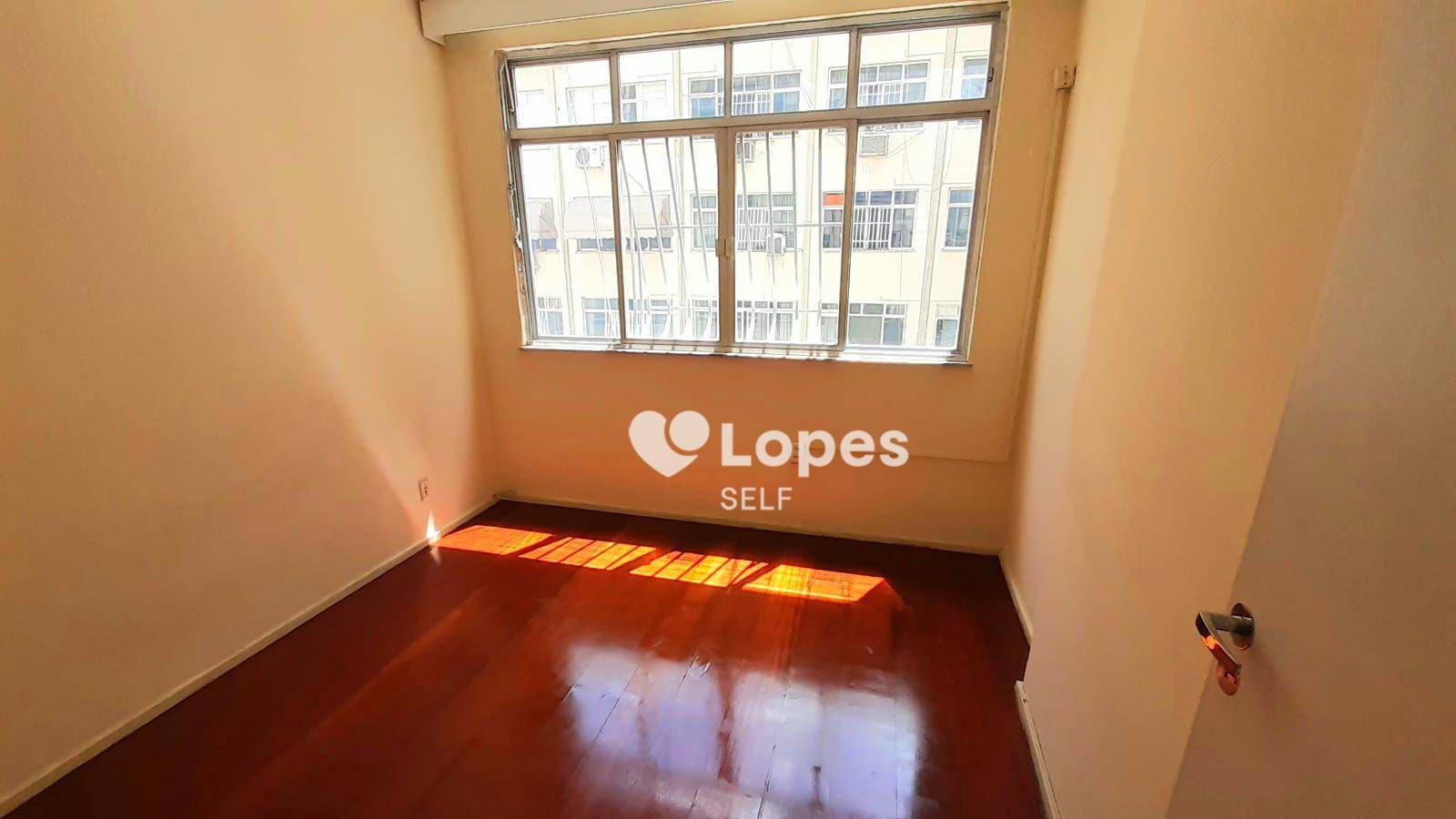 Apartamento à venda com 2 quartos, 62m² - Foto 5