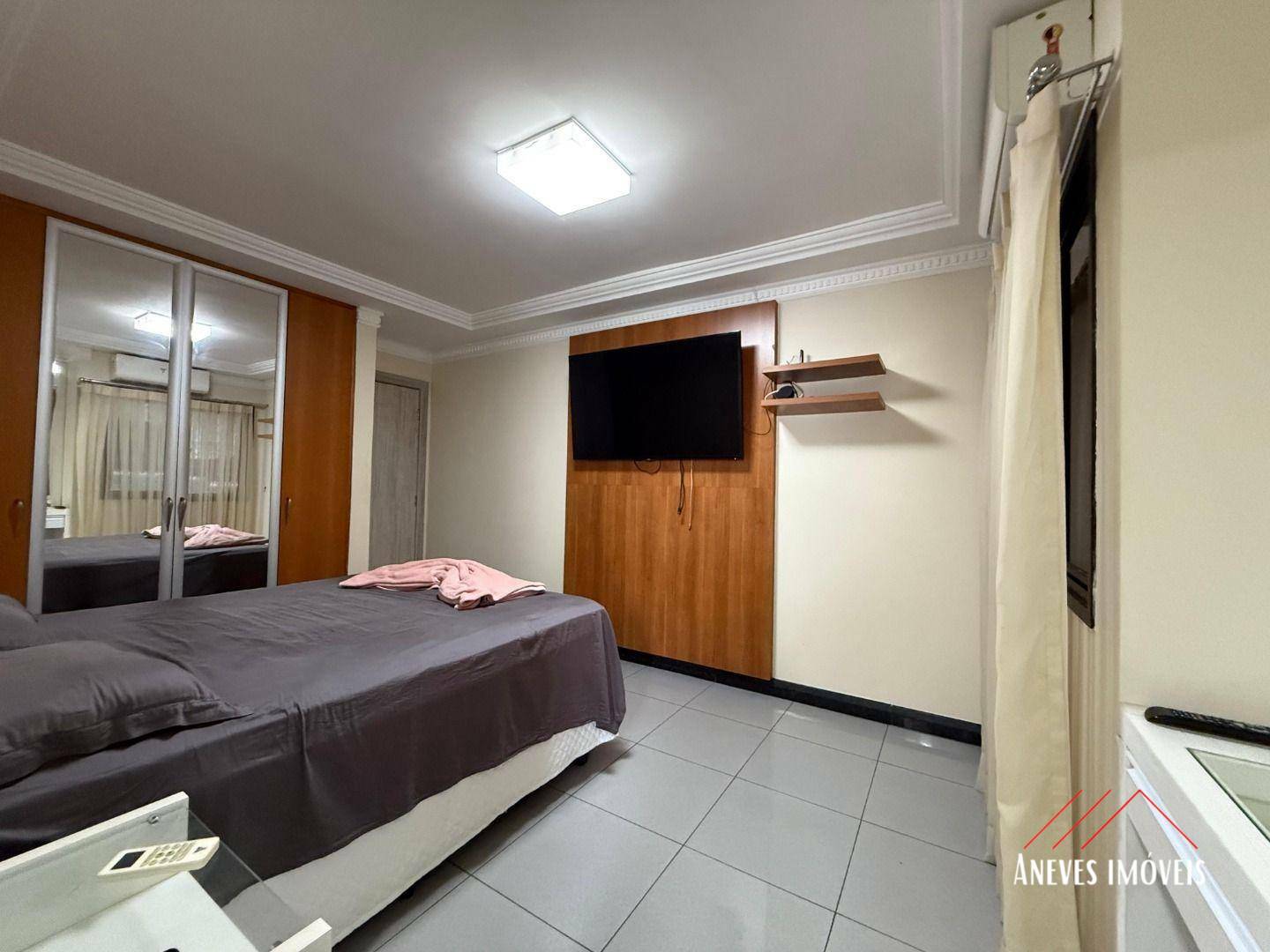 Apartamento à venda com 3 quartos, 221m² - Foto 32