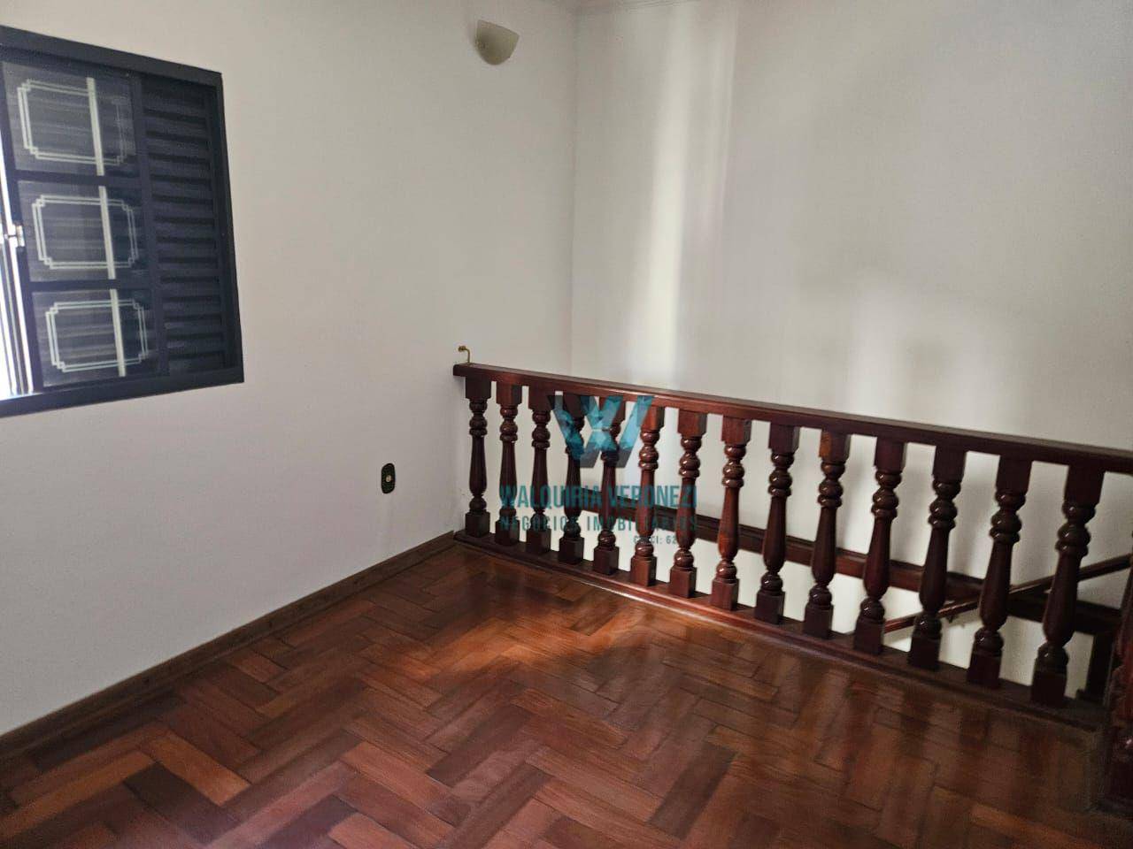 Casa de Condomínio para alugar com 4 quartos, 244m² - Foto 17