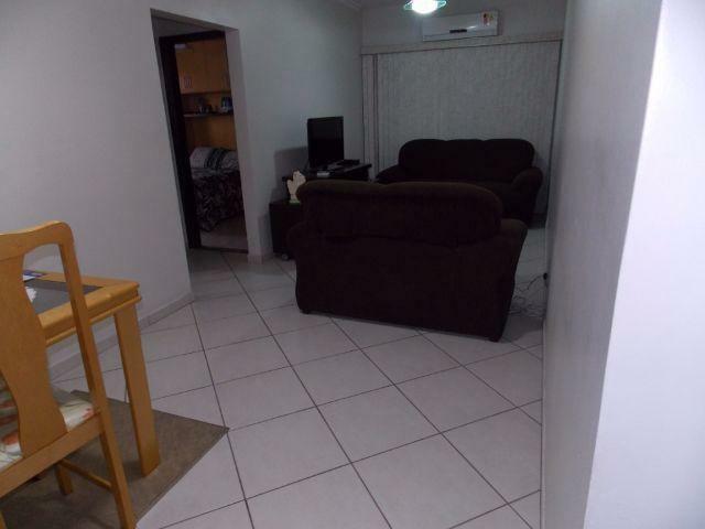 Apartamento à venda com 2 quartos, 70m² - Foto 9