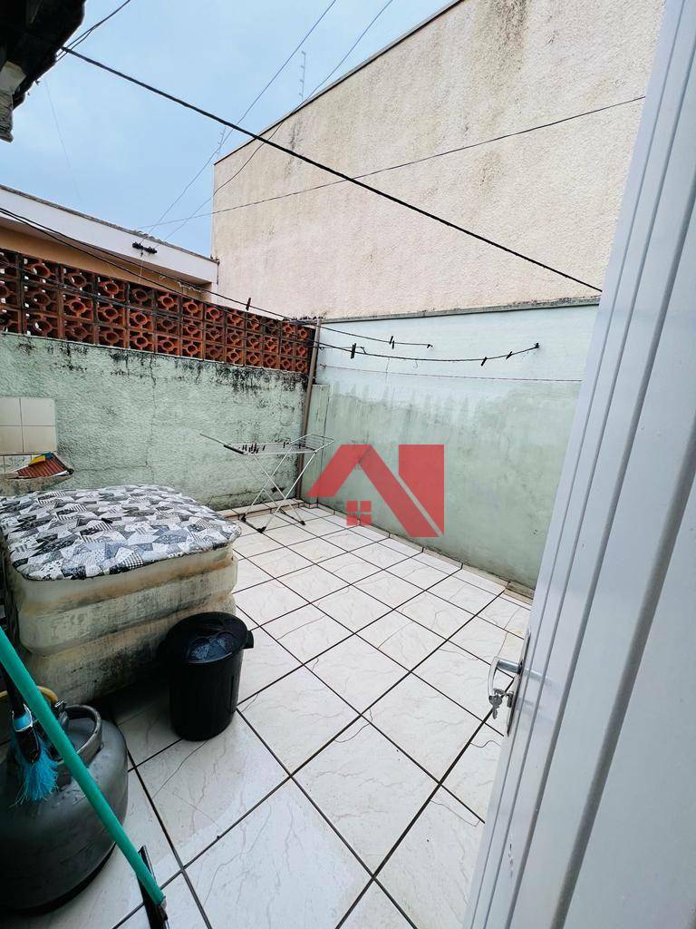 Casa, 5 quartos, 197 m² - Foto 2