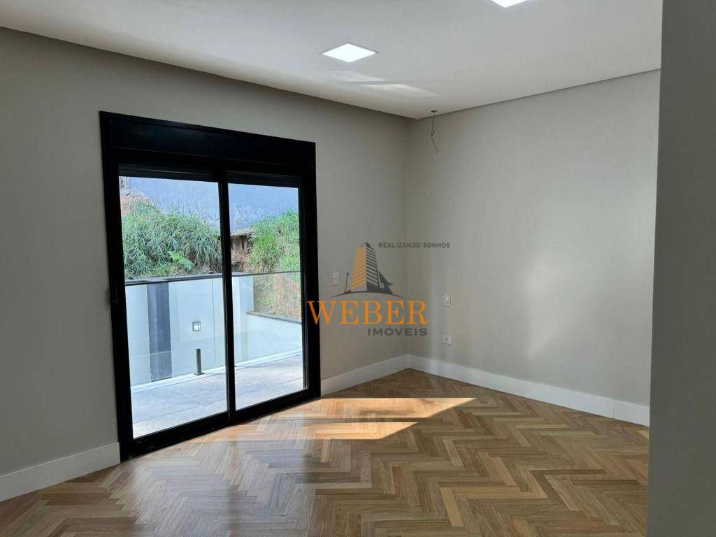 Casa de Condomínio à venda com 3 quartos, 382m² - Foto 4