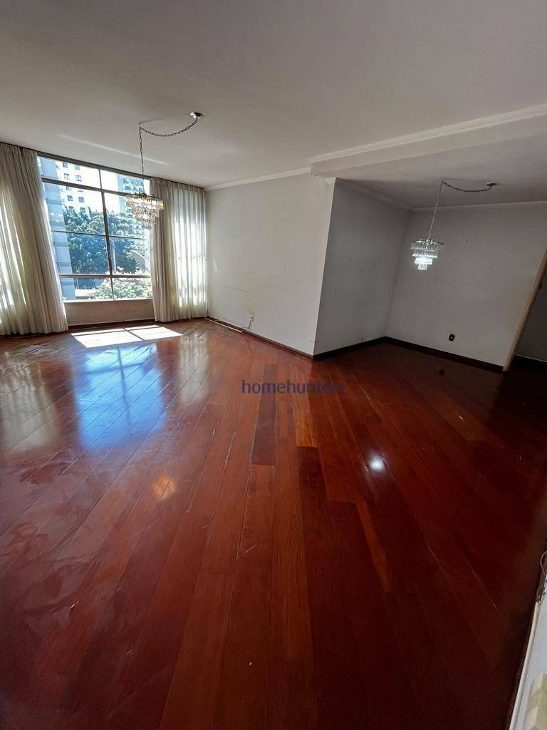 Apartamento à venda com 3 quartos, 157m² - Foto 5