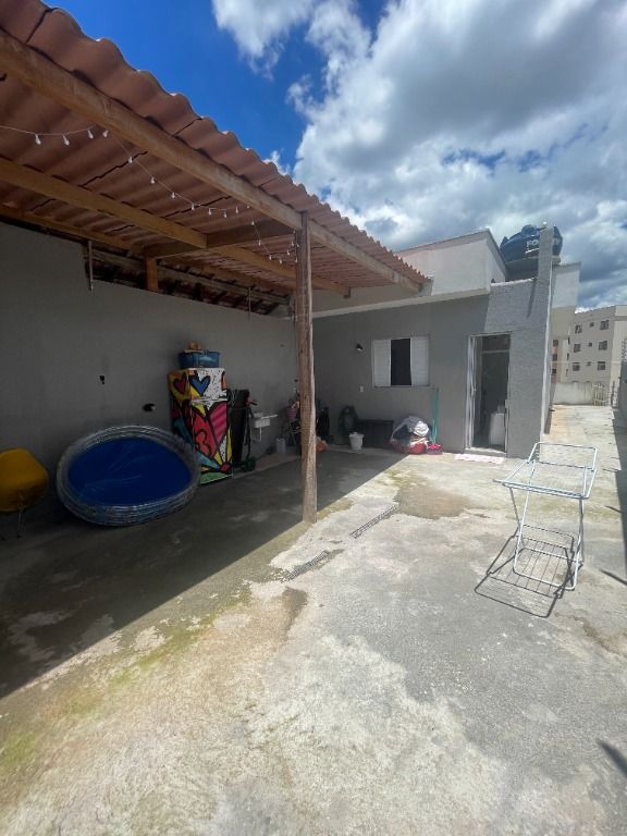 Casa à venda e aluguel com 2 quartos, 70m² - Foto 25