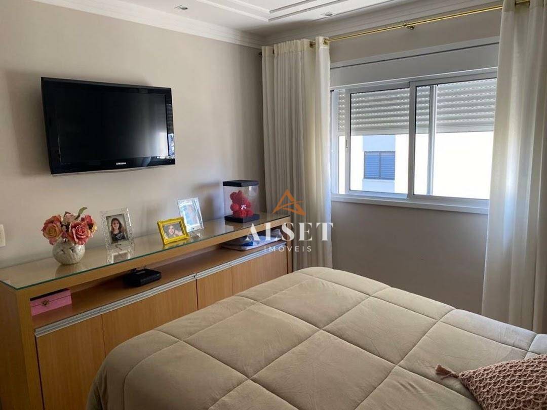 Apartamento à venda com 3 quartos, 121m² - Foto 13