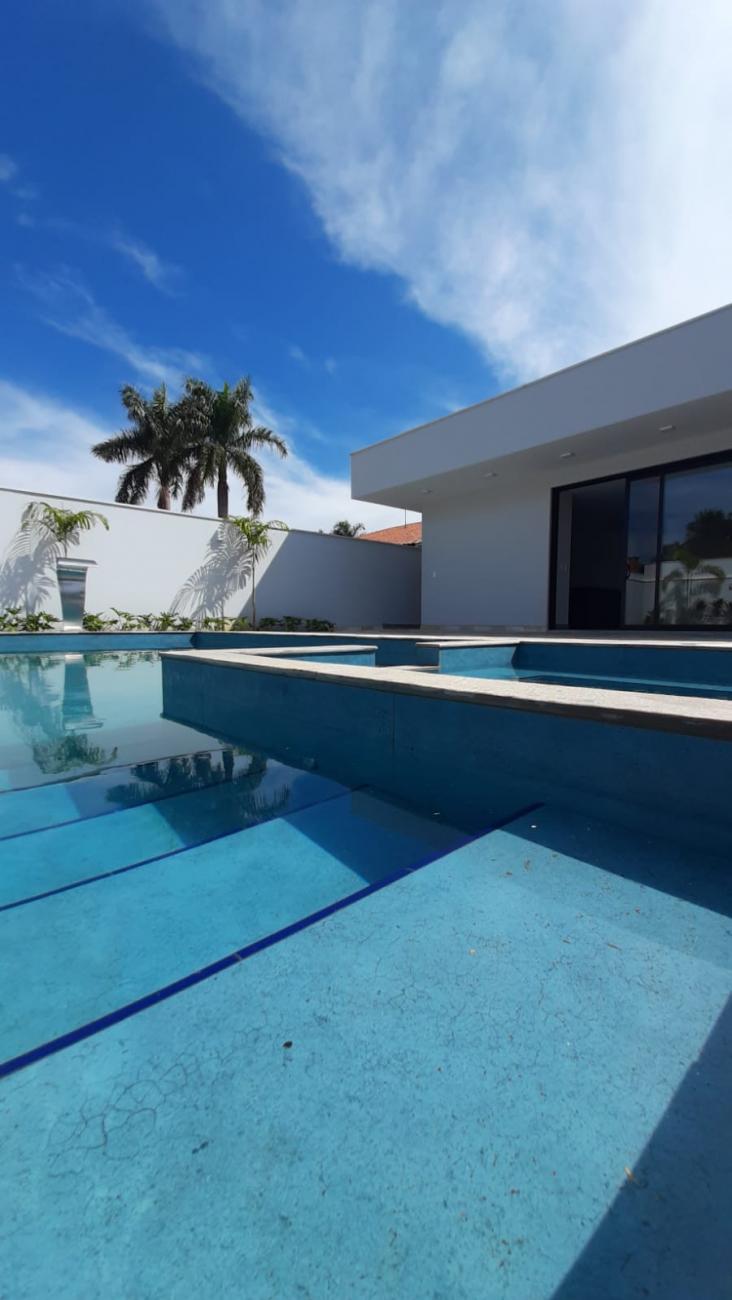 Casa à venda com 3 quartos, 325m² - Foto 4