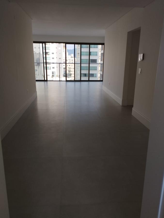 Apartamento à venda com 4 quartos, 140m² - Foto 12