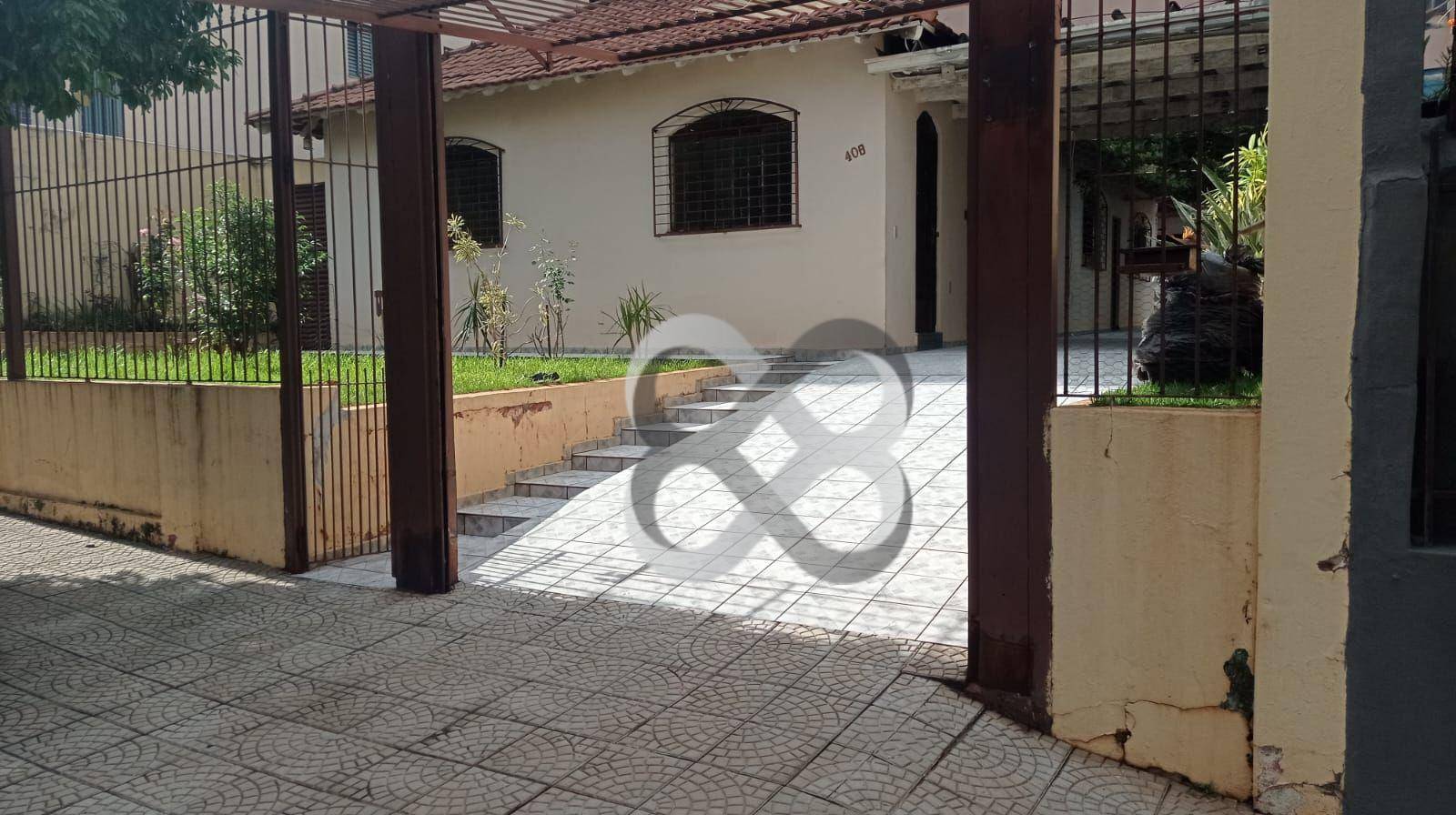 Casa à venda com 3 quartos, 320m² - Foto 1