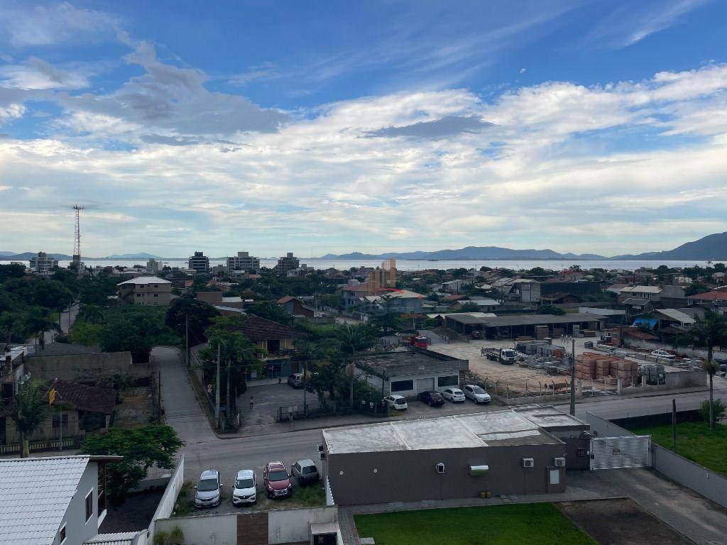 Apartamento à venda com 4 quartos, 256m² - Foto 2