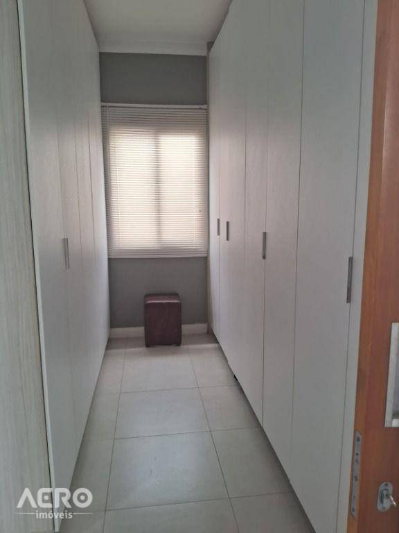 Casa à venda com 3 quartos, 231m² - Foto 19