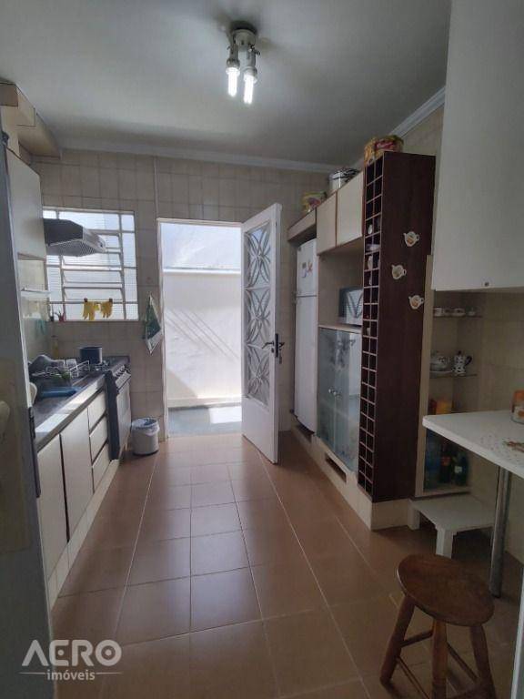 Casa à venda com 3 quartos, 167m² - Foto 13